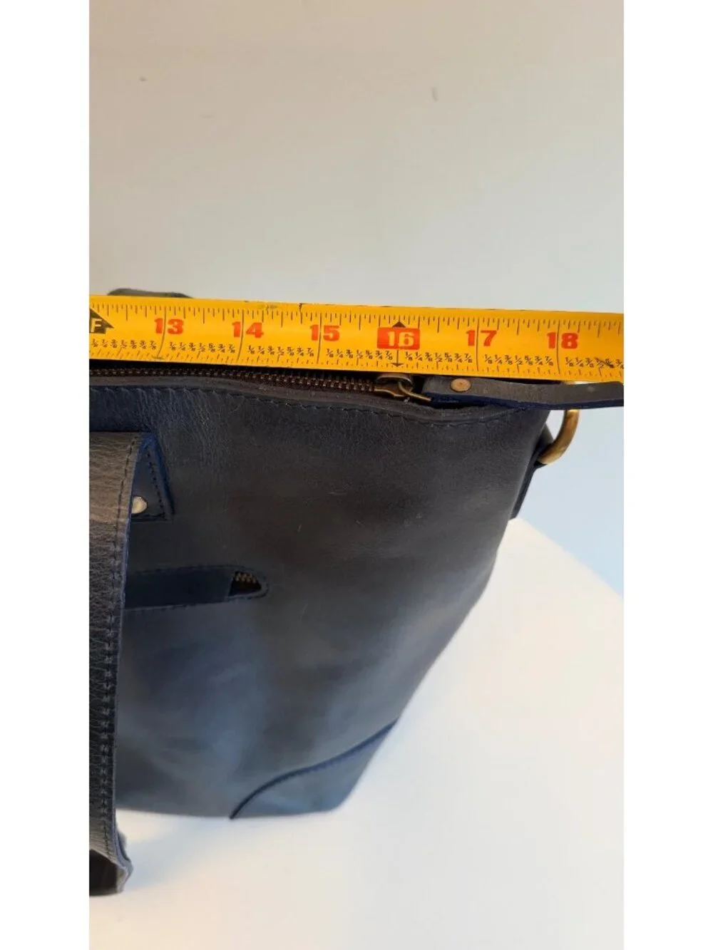 Unbranded leather tote